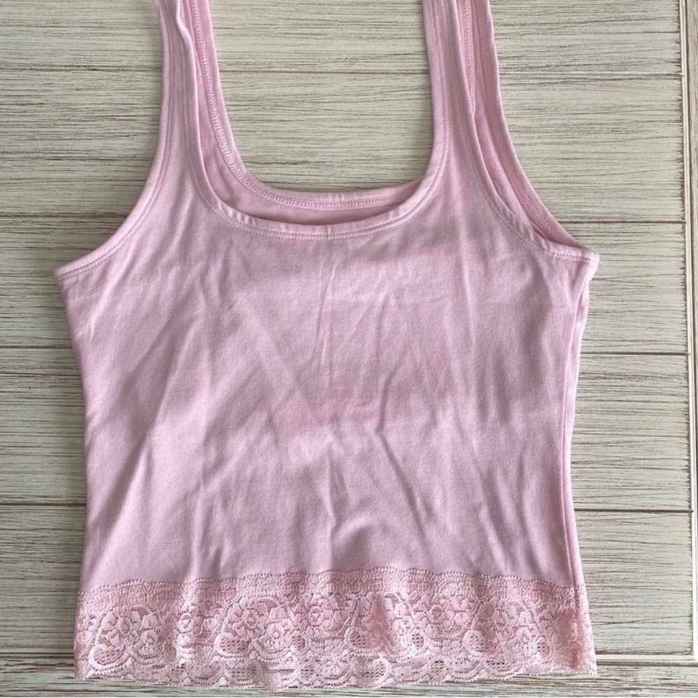 Hollister light pink crop tank - Women’s size M